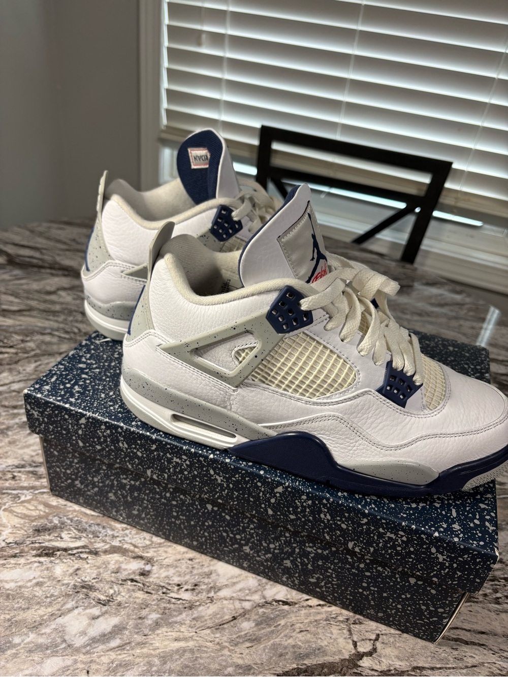 Air Jordan Retro 4 Men’s White and Navy Speckle Sneakers. Size 10 - Picture 15 of 15